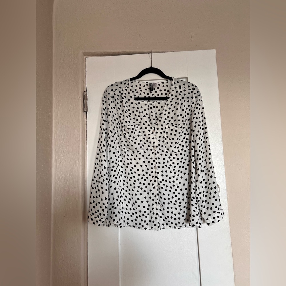 H&M White and Black Polka Dot Button-up Blouse